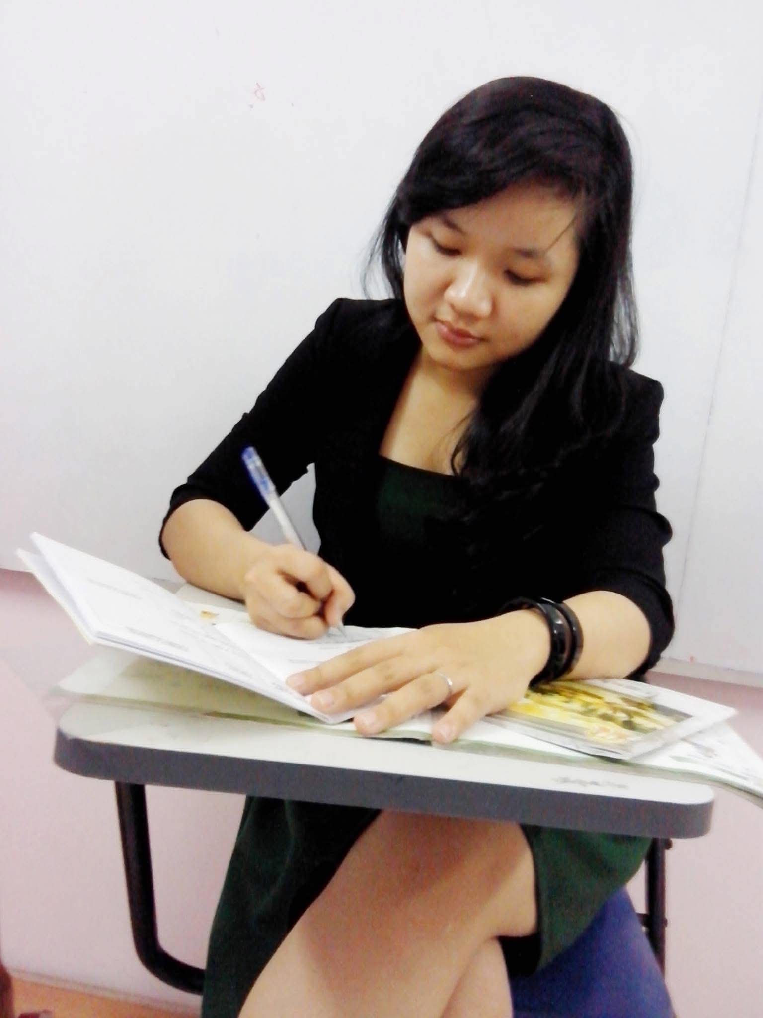 Mình trong một buổi dạy tiếng Anh thời sinh viên